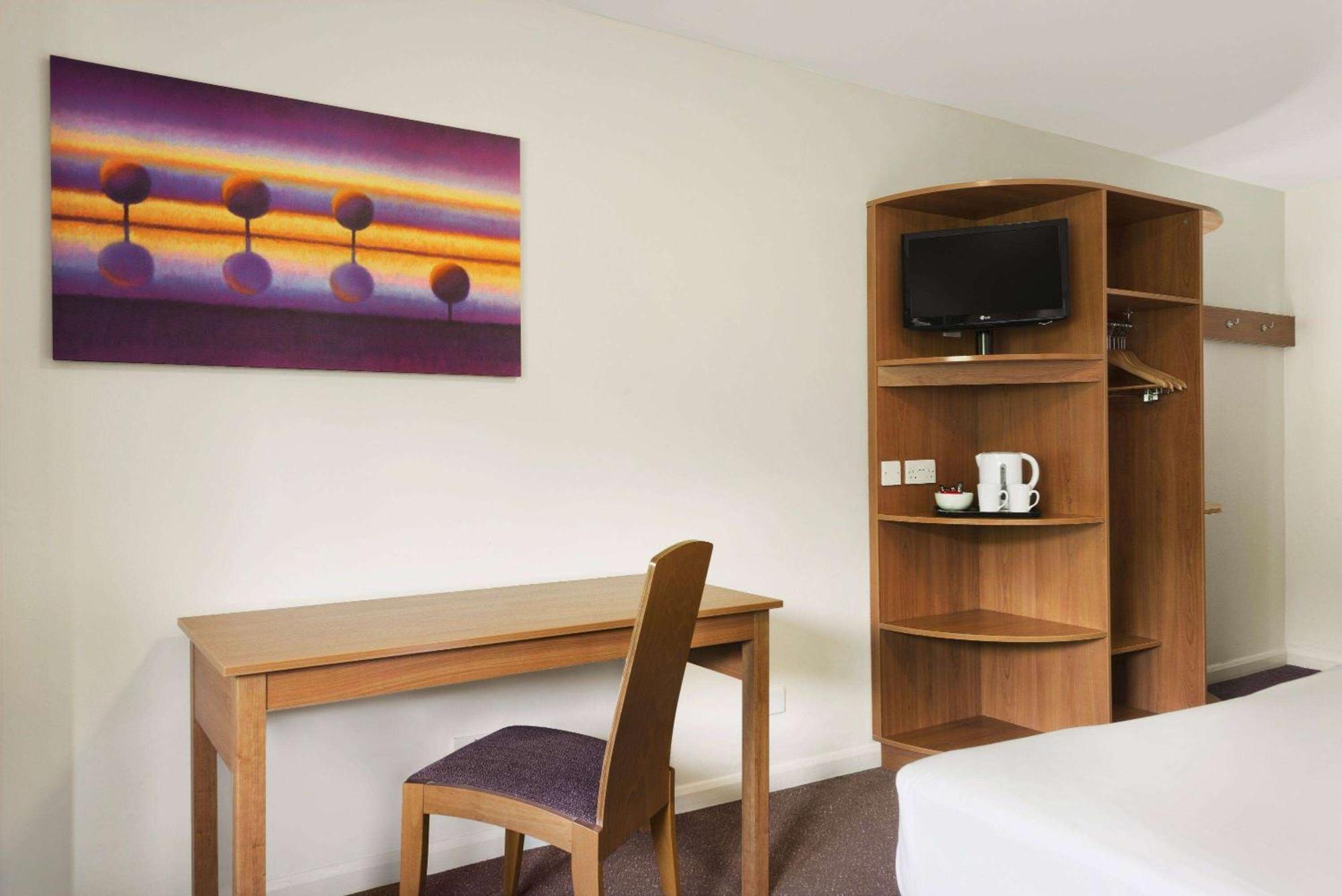 Days Inn Kendal - Killington Lake Zewnętrze zdjęcie