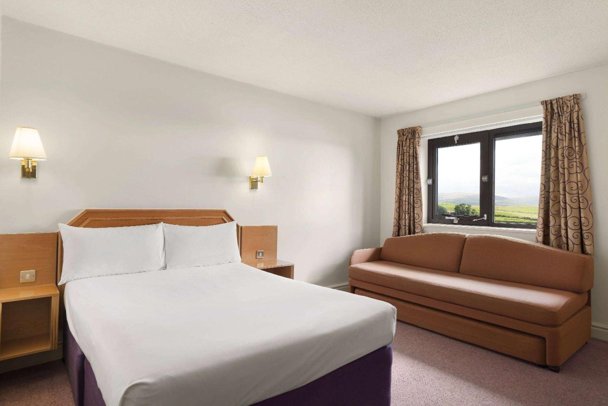 Days Inn Kendal - Killington Lake Zewnętrze zdjęcie